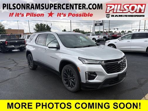 Silver Ice Metallic 2022 Chevrolet Traverse RS