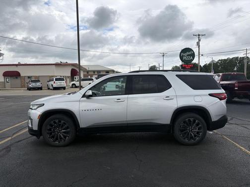 Silver Ice Metallic 2022 Chevrolet Traverse RS