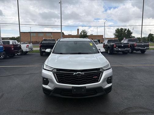 Silver Ice Metallic 2022 Chevrolet Traverse RS