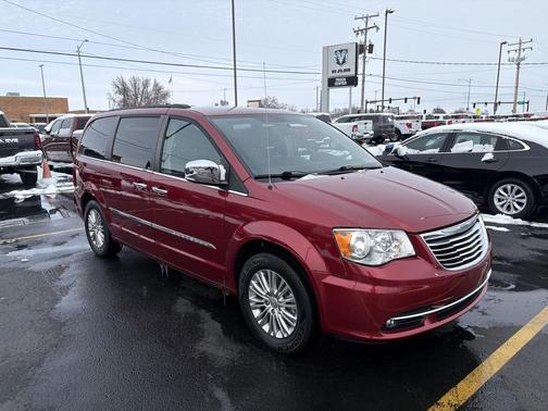 2015 Chrysler Town & Country Touring-L