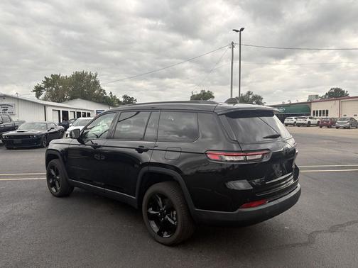 Diamond Black Crystal Pearlcoat 2023 Jeep Grand Cherokee L Limited