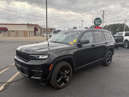 Diamond Black Crystal Pearlcoat 2023 Jeep Grand Cherokee L Limited
