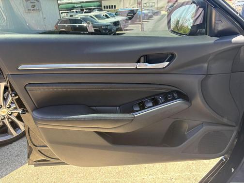 Super Black 2023 Nissan Altima 2.5 SV