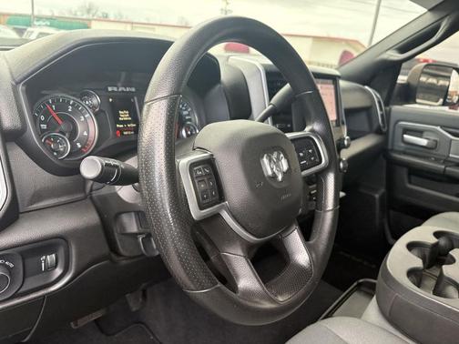 2022 RAM 2500 Big Horn Crew Cab 4x4 6'4' Box