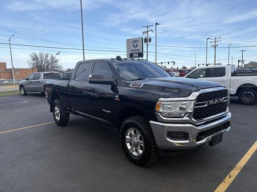 2022 RAM 2500 Big Horn Crew Cab 4x4 6'4' Box