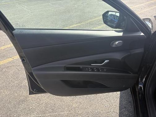 2023 Hyundai ELANTRA HEV Blue