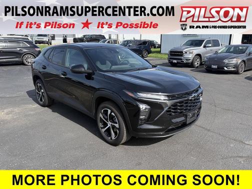 Mosaic Black Metallic 2025 Chevrolet Trax FWD 1RS