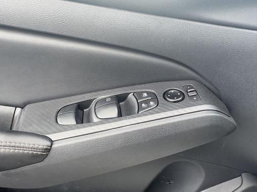 Glacier White 2025 Nissan Altima SV FWD