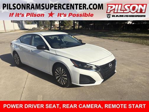 Glacier White 2025 Nissan Altima SV FWD