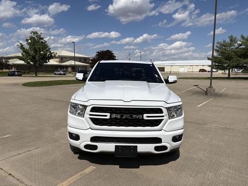 Bright White Clearcoat 2022 RAM 1500 Big Horn/Lone Star