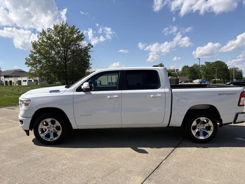 Bright White Clearcoat 2022 RAM 1500 Big Horn/Lone Star