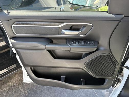 Bright White Clearcoat 2022 RAM 1500 Big Horn/Lone Star