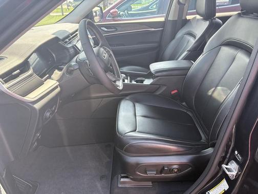 Midnight Sky 2024 Jeep Grand Cherokee Limited