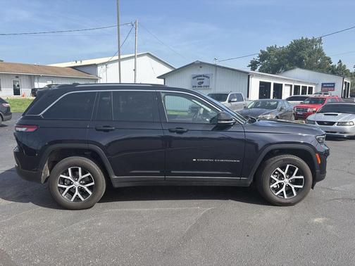 Midnight Sky 2024 Jeep Grand Cherokee Limited