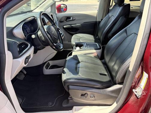 Velvet Red Pearlcoat 2021 Chrysler Pacifica Touring L