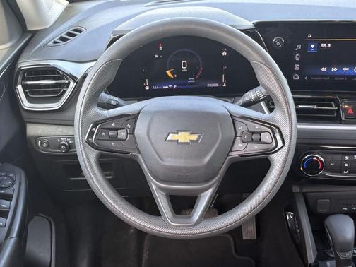 Summit White 2025 Chevrolet Trailblazer LT