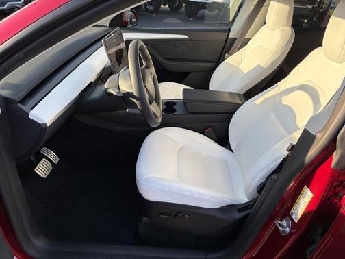 2025 Tesla Model Y Performance Dual Motor All-Wheel Drive