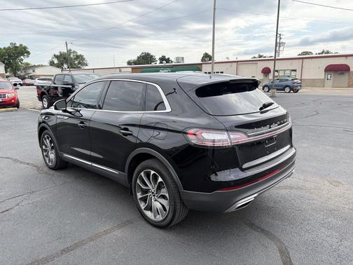 Infinite Black Metallic Clearcoat 2023 Lincoln Nautilus Reserve