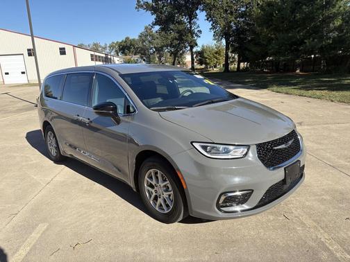 Ceramic Gray Clearcoat 2025 Chrysler Pacifica L