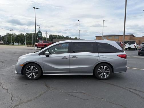 Lunar Silver Metallic 2024 Honda Odyssey Touring