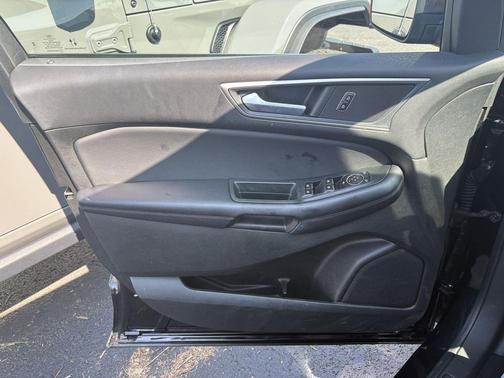 Agate Black Metallic 2023 Ford Edge SEL