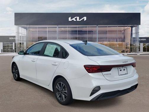 Snow White Pearl 2024 Kia Forte LXS