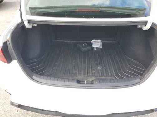 Snow White Pearl 2024 Kia Forte LXS