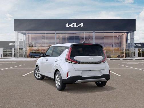 Snow White Pearl 2025 Kia Soul LX