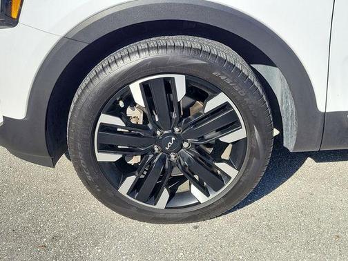 White Pearl 2025 Kia Telluride SX