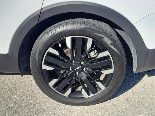 White Pearl 2025 Kia Telluride SX