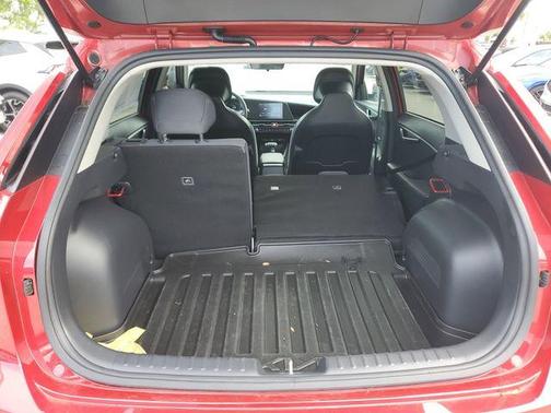 Red 2023 Kia Niro LX