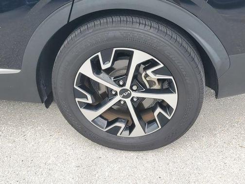 Ebony Black 2024 Kia Sportage EX