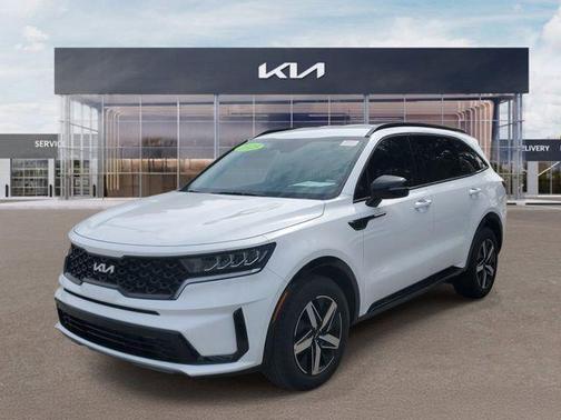 White Pearl 2023 Kia Sorento S