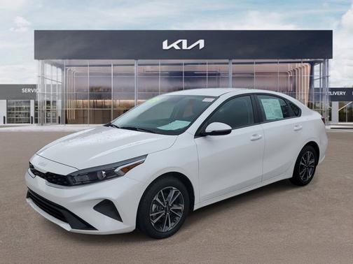 Snow White Pearl 2024 Kia Forte LXS