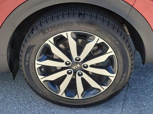 Red 2018 Kia Sportage EX