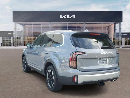 Silver 2024 Kia Telluride EX