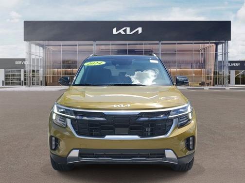 Valais Green/Black Roof 2024 Kia Seltos SX