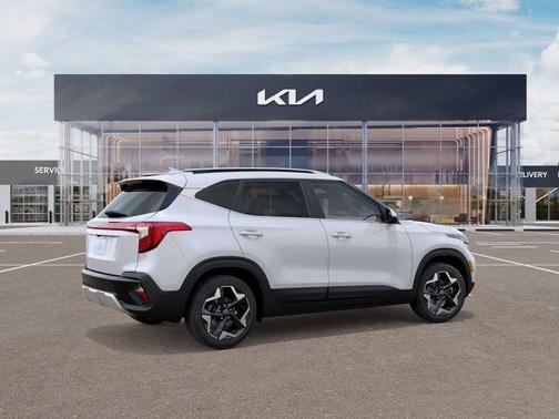 Snow White Pearl 2026 Kia Seltos EX