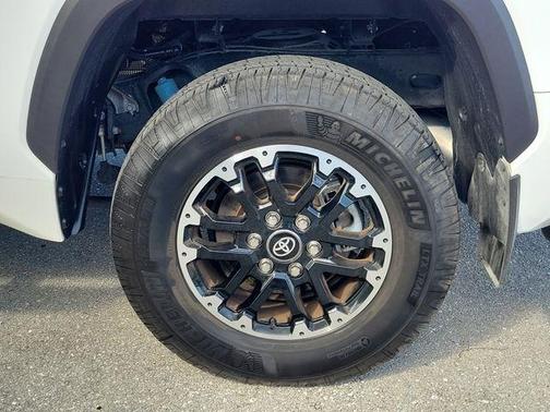 Ice 2025 Toyota Tundra SR5