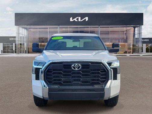 Ice 2025 Toyota Tundra SR5