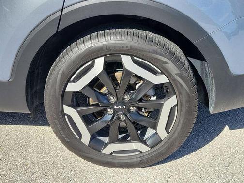 Silver 2024 Kia Telluride EX