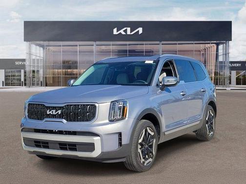 Silver 2024 Kia Telluride EX