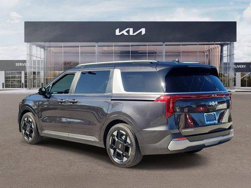 Metal 2025 Kia Carnival EX