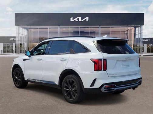 White Pearl 2023 Kia Sorento SX