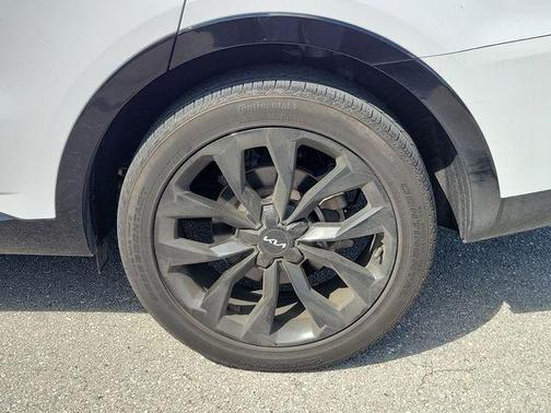 White Pearl 2023 Kia Sorento SX