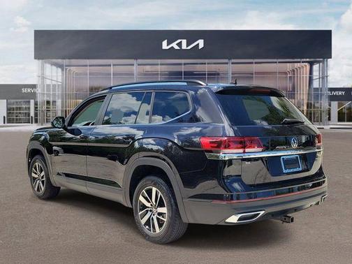 Deep Black Pearl Effect 2022 Volkswagen Atlas 2.0T SE