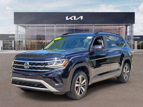 Deep Black Pearl Effect 2022 Volkswagen Atlas 2.0T SE