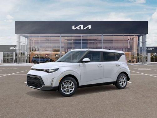 Snow White Pearl 2025 Kia Soul LX