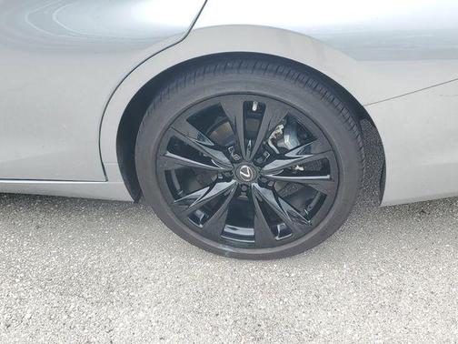 Iridium 2024 Lexus ES 300h F SPORT Handling