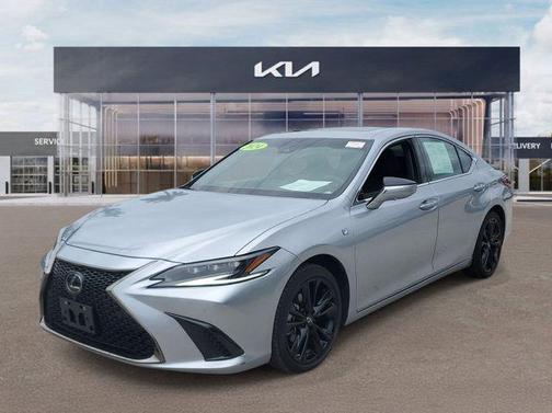 Iridium 2024 Lexus ES 300h F SPORT Handling